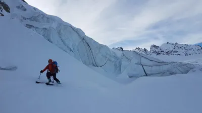 Passage délicat entre les crevasses après le Corridor